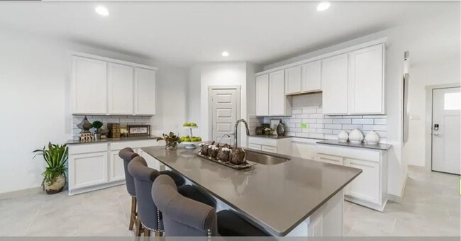 Building Photo - 8043 House bank Ln