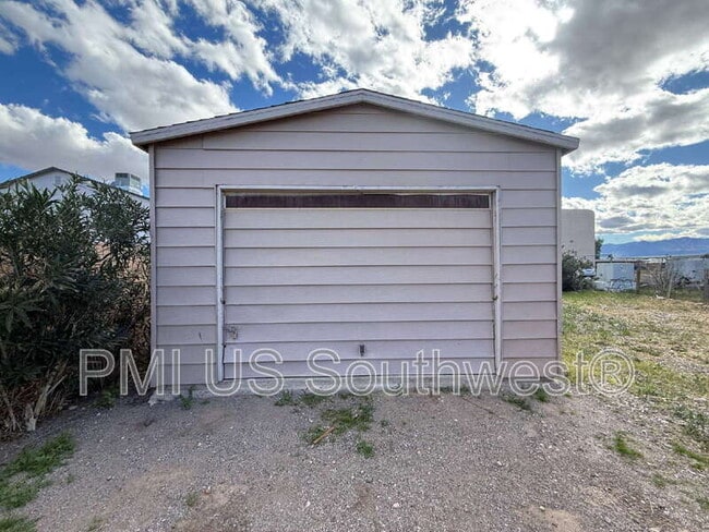 Building Photo - 750 Brill Dr