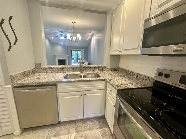 Building Photo - Two Bedroom Single Level Condo at Woodlake on Hilton Head Island!