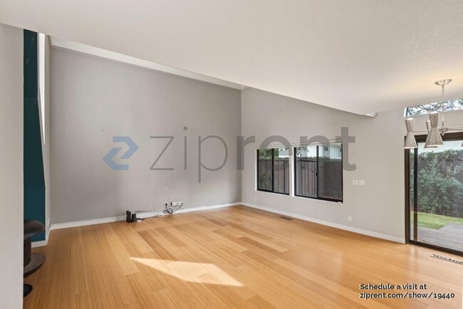 Building Photo - 272 Montebello Ave