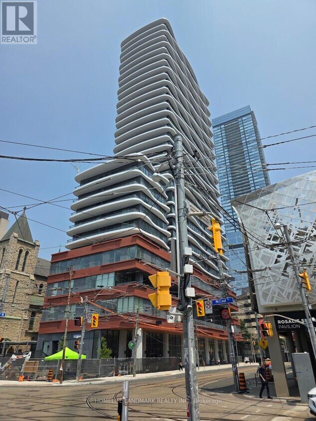 Photo principale - 280-1280 Dundas St W
