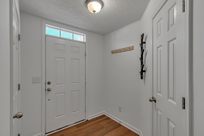 Building Photo - Spacious 2-Bedroom home in Prime West Nash...