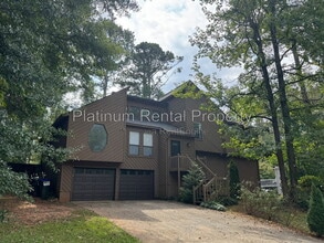 Building Photo - 4818 Highpoint Dr NE