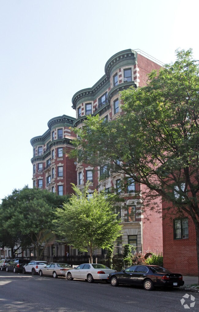 369 Washington Ave Apartments Brooklyn, NY