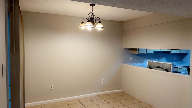 Building Photo - 153 Holland Park Cir