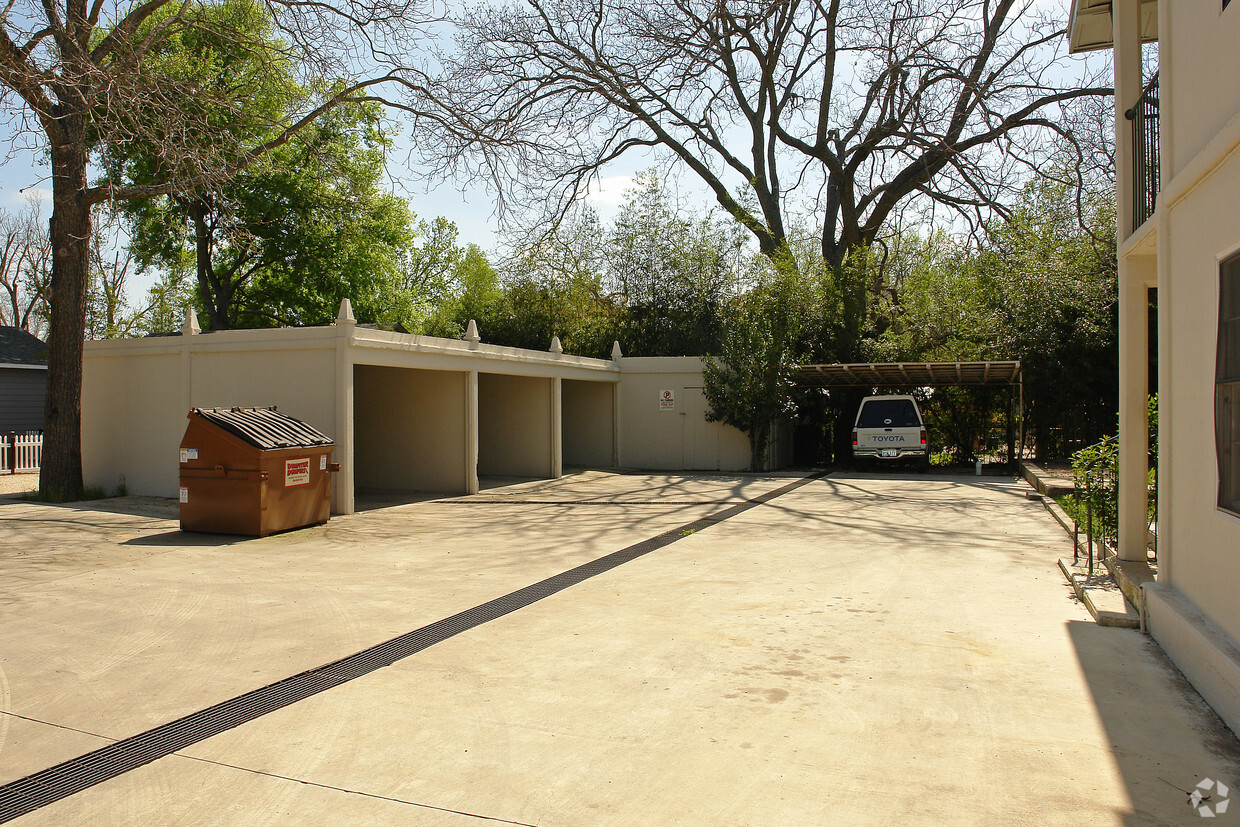 Foto del edificio - The Garden Apartments