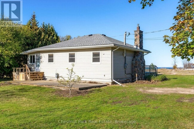 Building Photo - 35 St Clair St