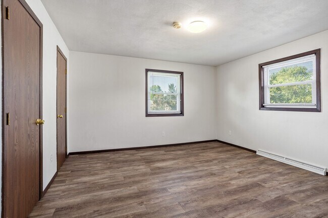 Foto del edificio - 1352 W Hiawatha Dr
