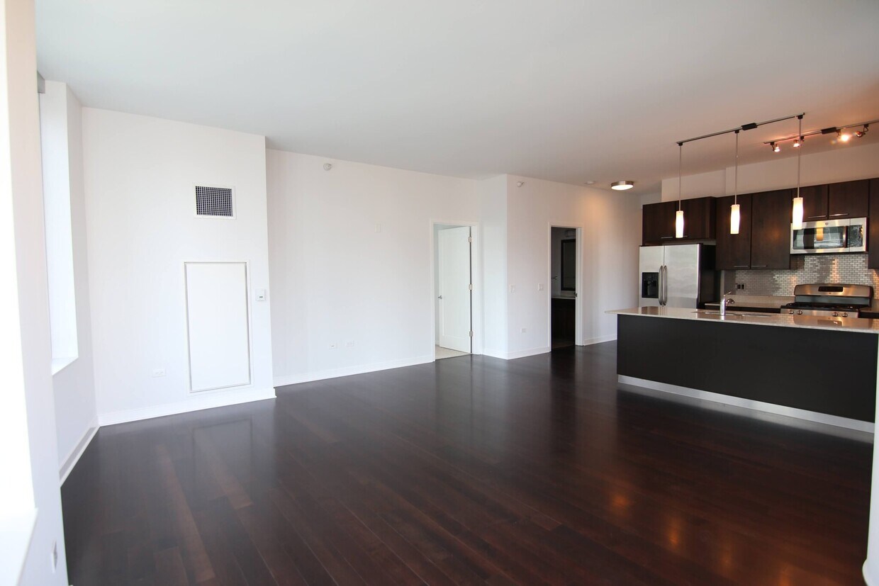 Foto principal - 559 W Huron St