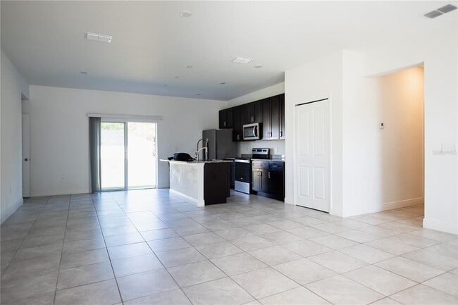 Foto del edificio - 422 Marion Oaks Course