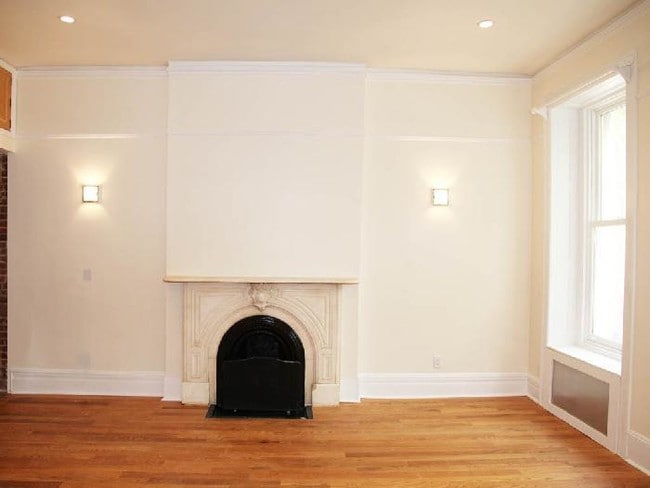 Building Photo - 122 East 64th Street