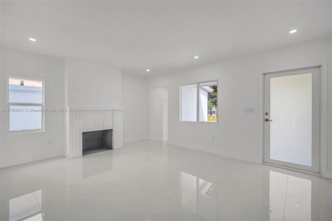 Foto del edificio - 4112 SW 9th Terrace
