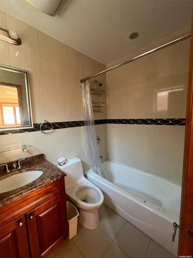 Foto del edificio - 135-18 Elder Ave