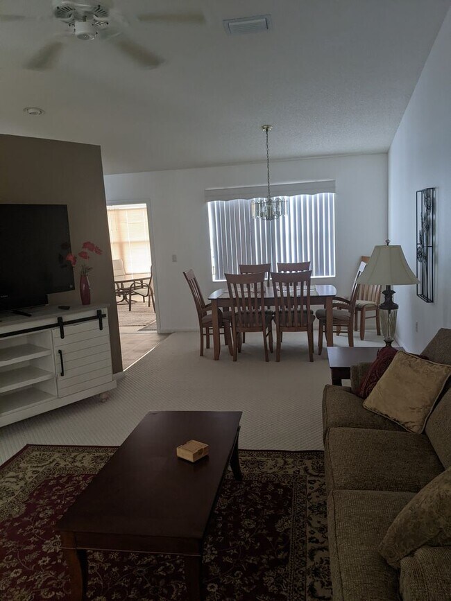 Foto del edificio - Location, Location, Location in 55+ Commun...
