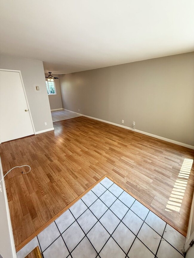 Building Photo - 2 Bed 1.5 Bath Townhome in Colusa Terrace ...