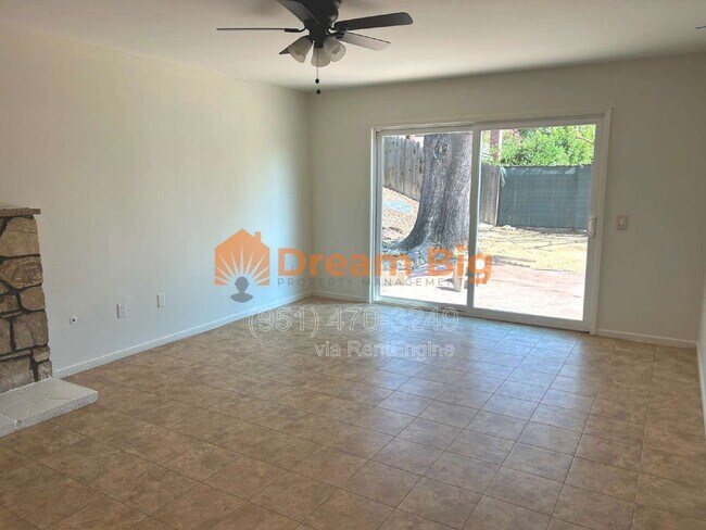 Foto del edificio - 3152 Newell Dr