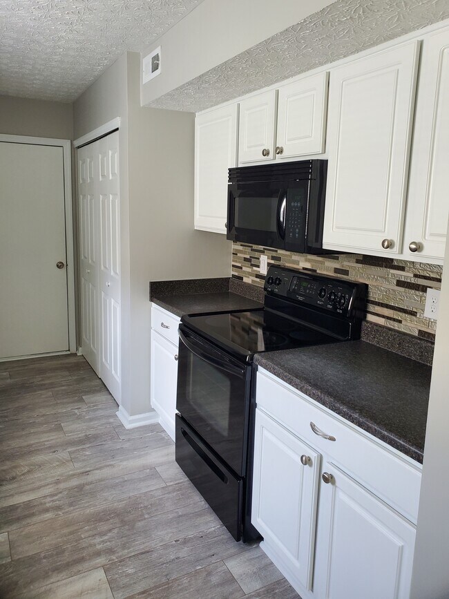 Building Photo - 2063 Prominence Dr