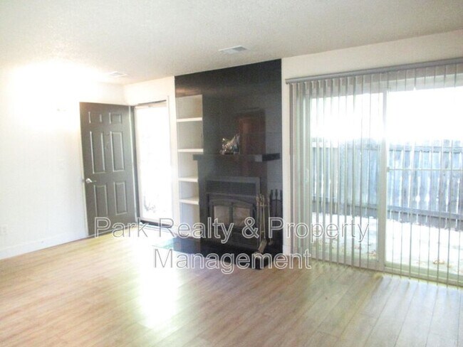 Foto del edificio - 7373 W Florida Ave