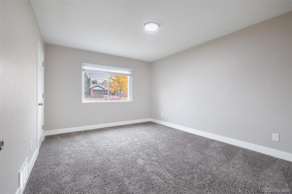 Foto principal - 955 Quentin St