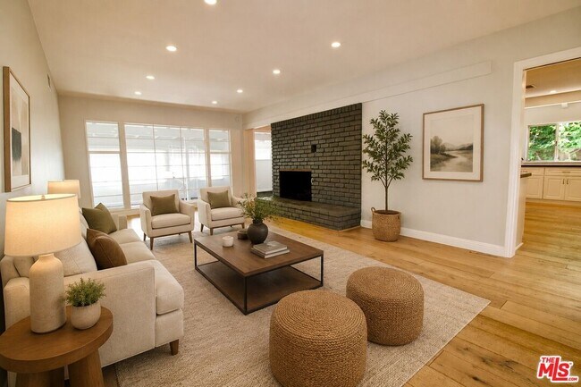Foto del edificio - 5415 Coldwater Canyon Ave