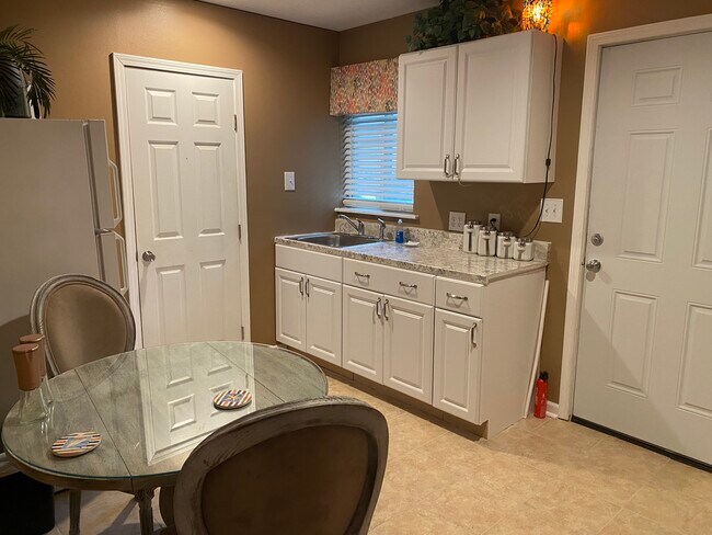 Building Photo - 150 Magnolia Ave