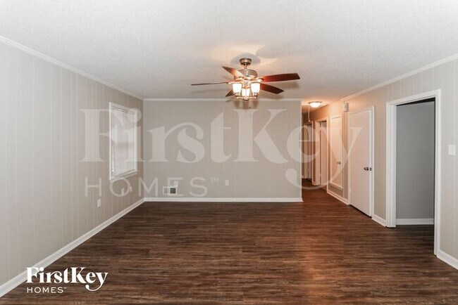 Foto del edificio - 6901 Aspenhill Drive