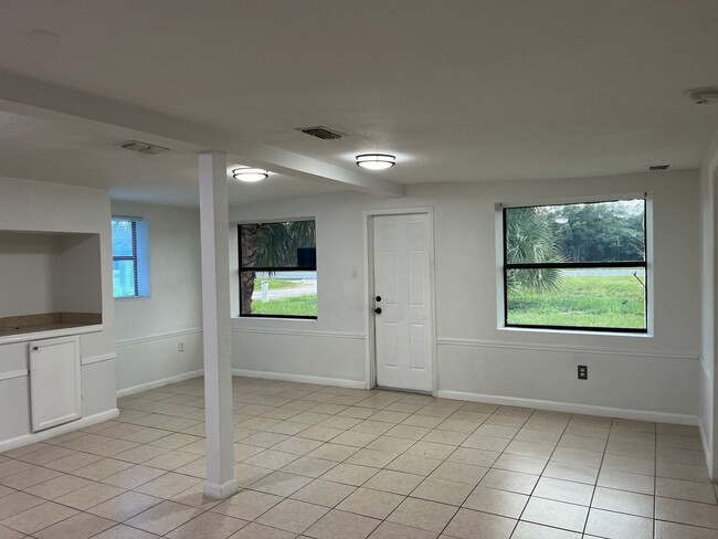 Building Photo - 3735 Highway 60 E Front Apt.