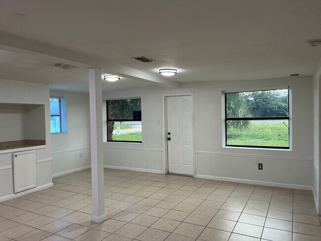 Foto del edificio - 3735 Highway 60 E Front Apt.