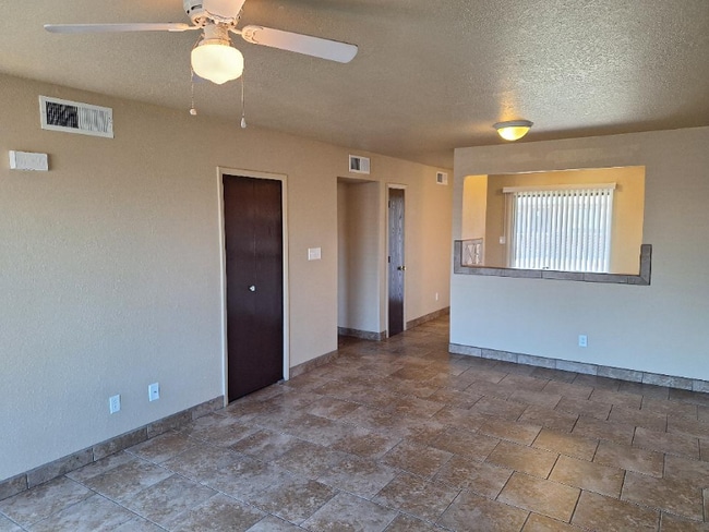 Foto del edificio - 454 Drake Ct
