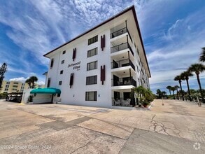 Building Photo - 4600 Ocean Beach Blvd