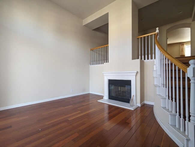 Building Photo - 3906 Vista Roma Dr
