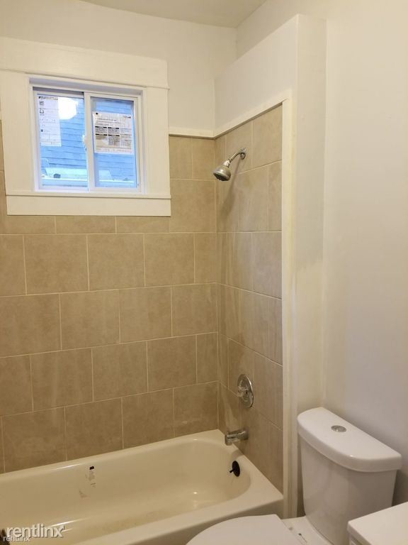 Building Photo - 2 br, 1 bath 4plex - 188 Butler St