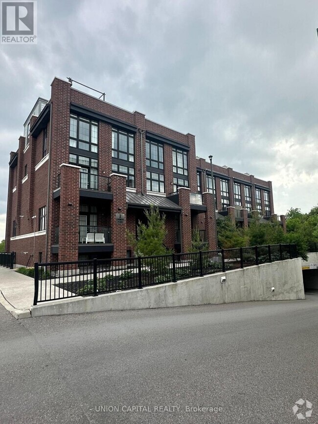 Building Photo - 2-302 Linsmore Pl