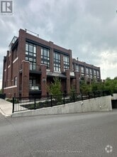 Building Photo - 2-302 Linsmore Pl