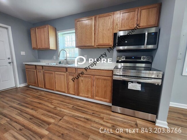 Building Photo - Available now!! Single-family detached in ...