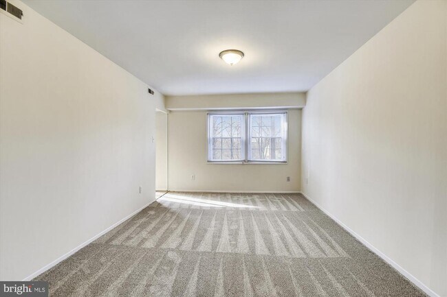 Building Photo - 1752 Whitfield Ct