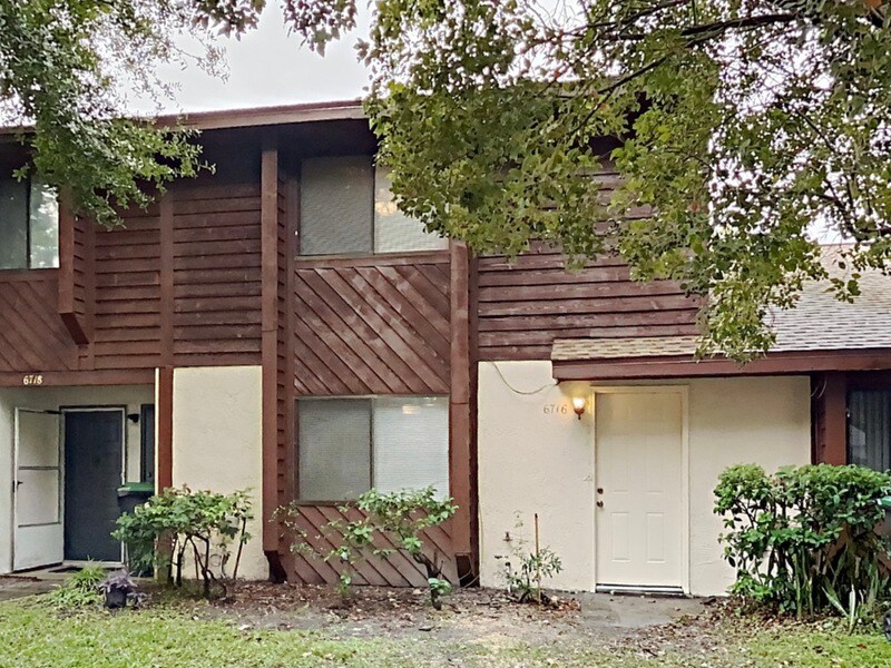 Primary Photo - 6716 Magnolia Pointe Cir
