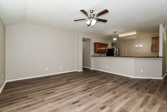 Foto del edificio - 3213 Overstreet Ln