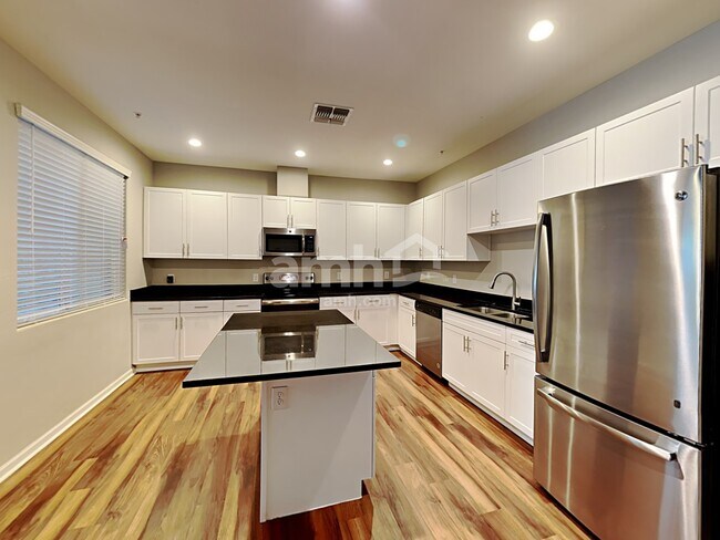 Building Photo - 20727 W Stone Hill Road