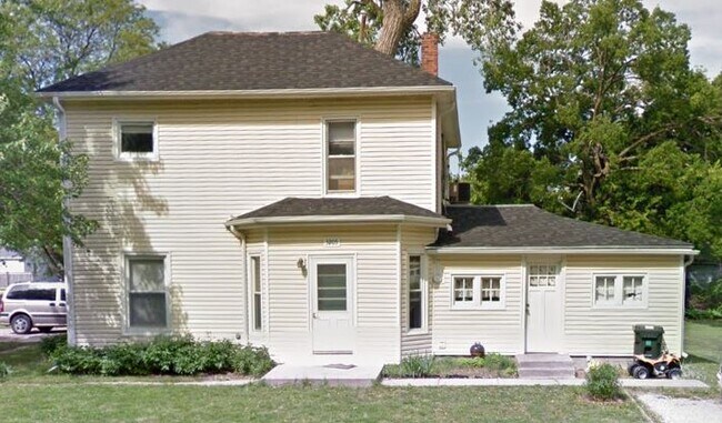 Building Photo - 3205 N 45th St