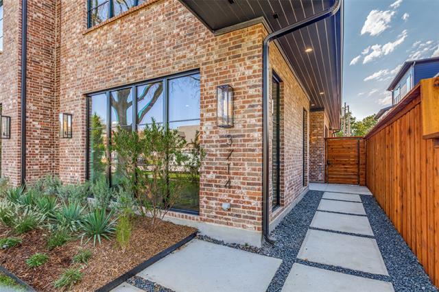 Building Photo - 3716 W Beverly Dr