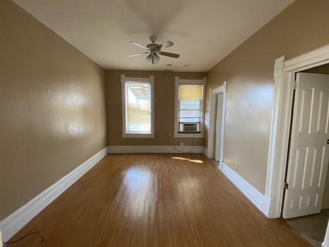 Foto del edificio - 1755 W 17th St