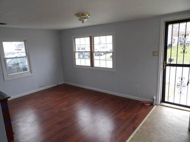 Building Photo - 125 2nd Ave