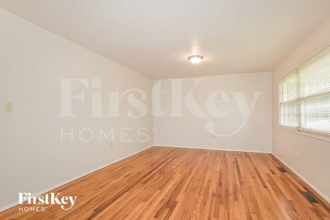 Building Photo - 7 Santa Anita Court