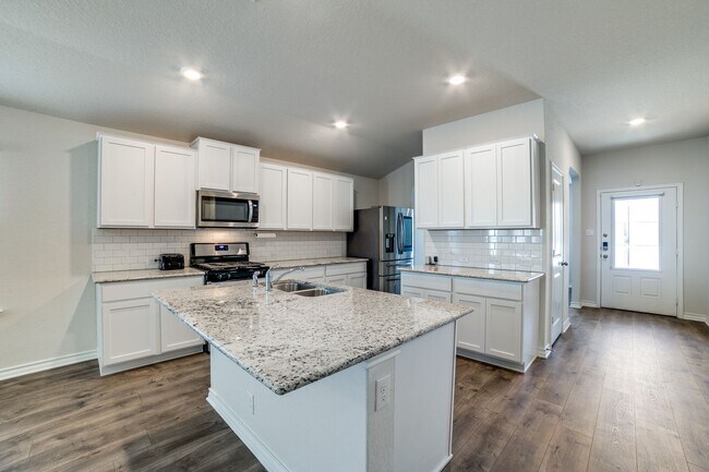 Foto del edificio - 3 Bedroom and 2 Bathroom home located in Redbird Ranch subdivision
