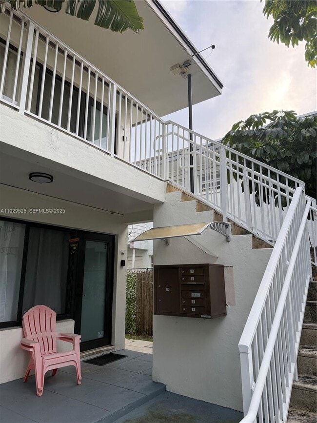 Building Photo - 2220 Calais Dr