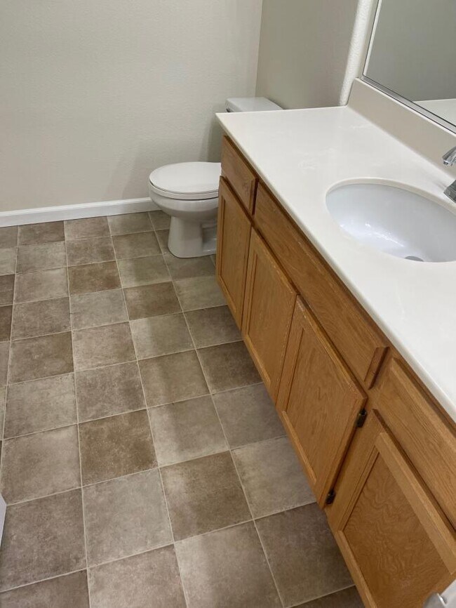 Building Photo - 2 bedroom in Santa Rosa CA 95409