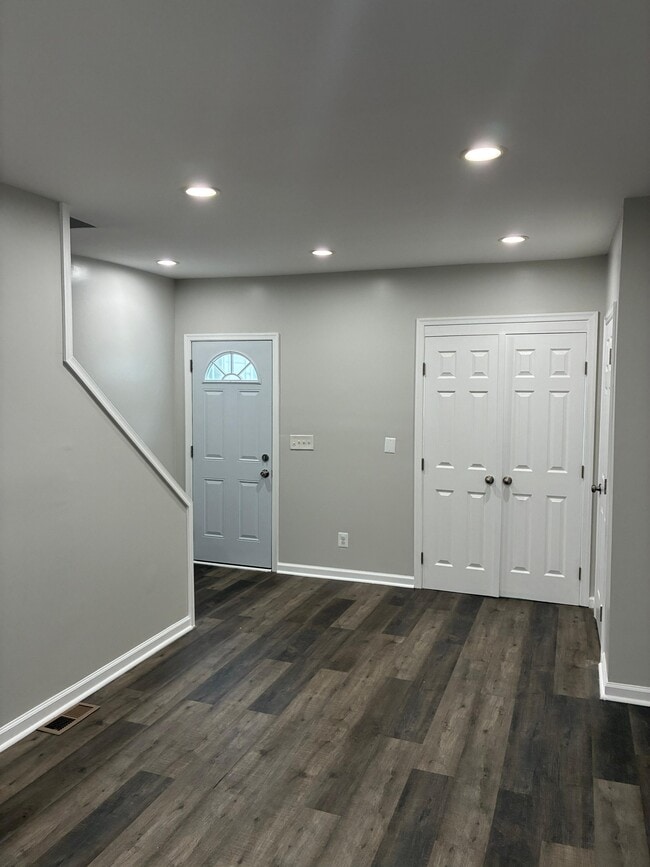 Building Photo - Belair Edison