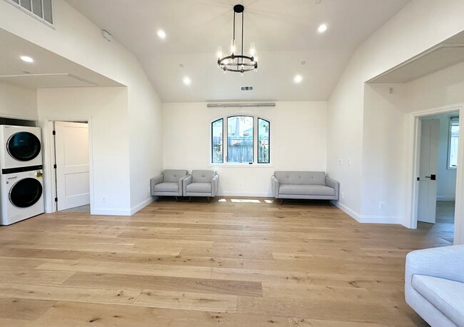 Building Photo - Newly Constructed 2 Bed, 1 Bath ADU in Pri...