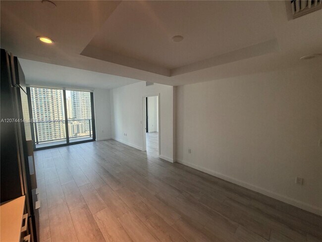 Foto del edificio - 45 SW 9th St